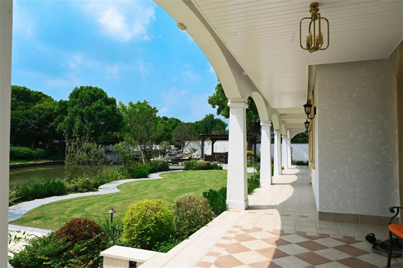 Room Tour|一線臨湖庭院,高階生活的藝術(shù)想象 image2 Room Tour|一線臨湖庭院,高階生活的藝術(shù)想象 image2