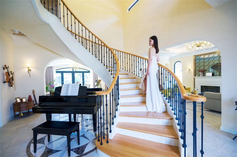 Room Tour|一線臨湖庭院,高階生活的藝術(shù)想象 image3 Room Tour|一線臨湖庭院,高階生活的藝術(shù)想象 image3